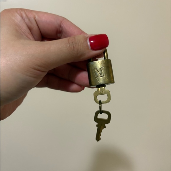 Louis Vuitton Alma PM - Picture 10 of 11